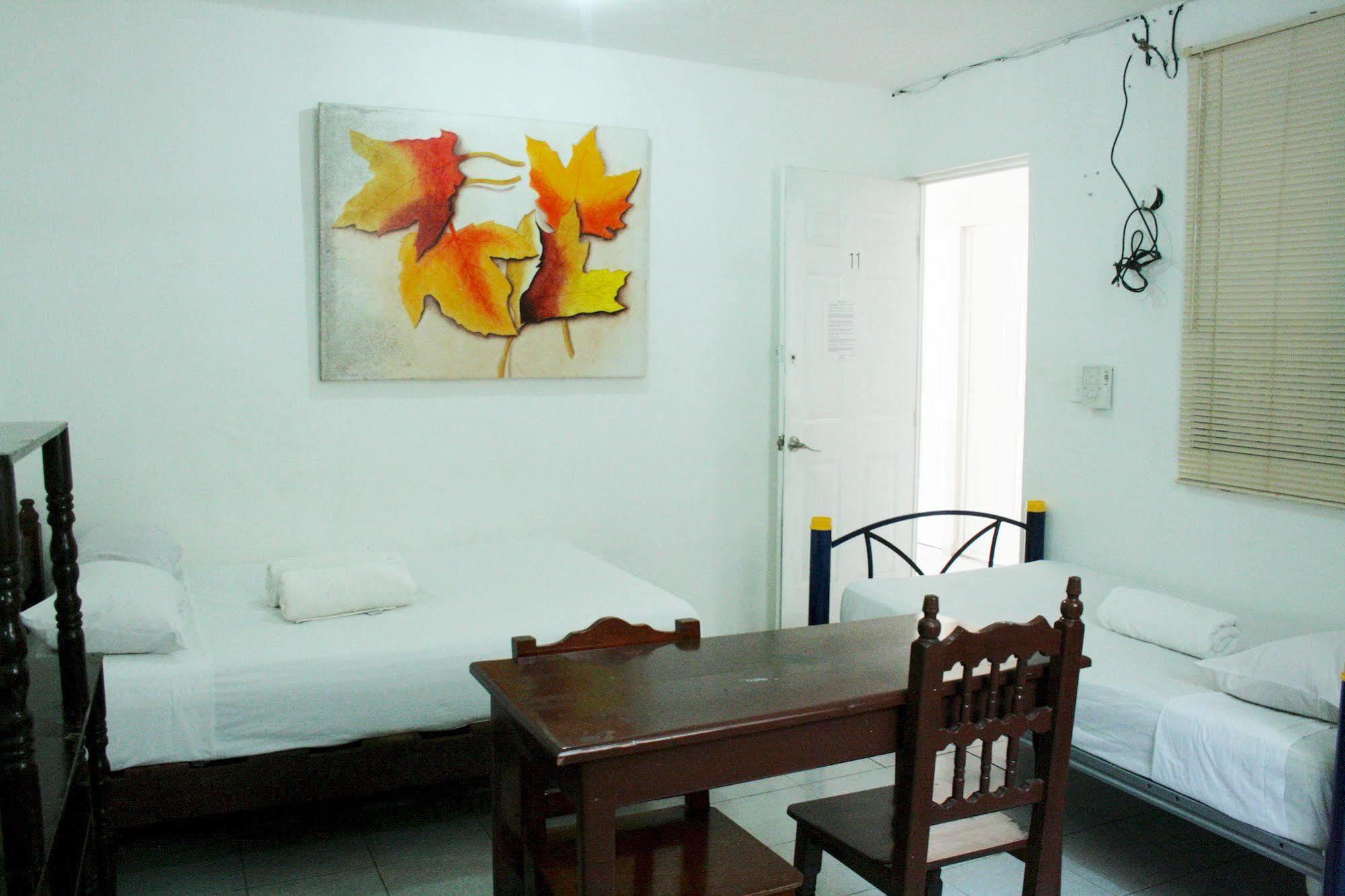 The Yak Hostel Playa del Carmen Extérieur photo
