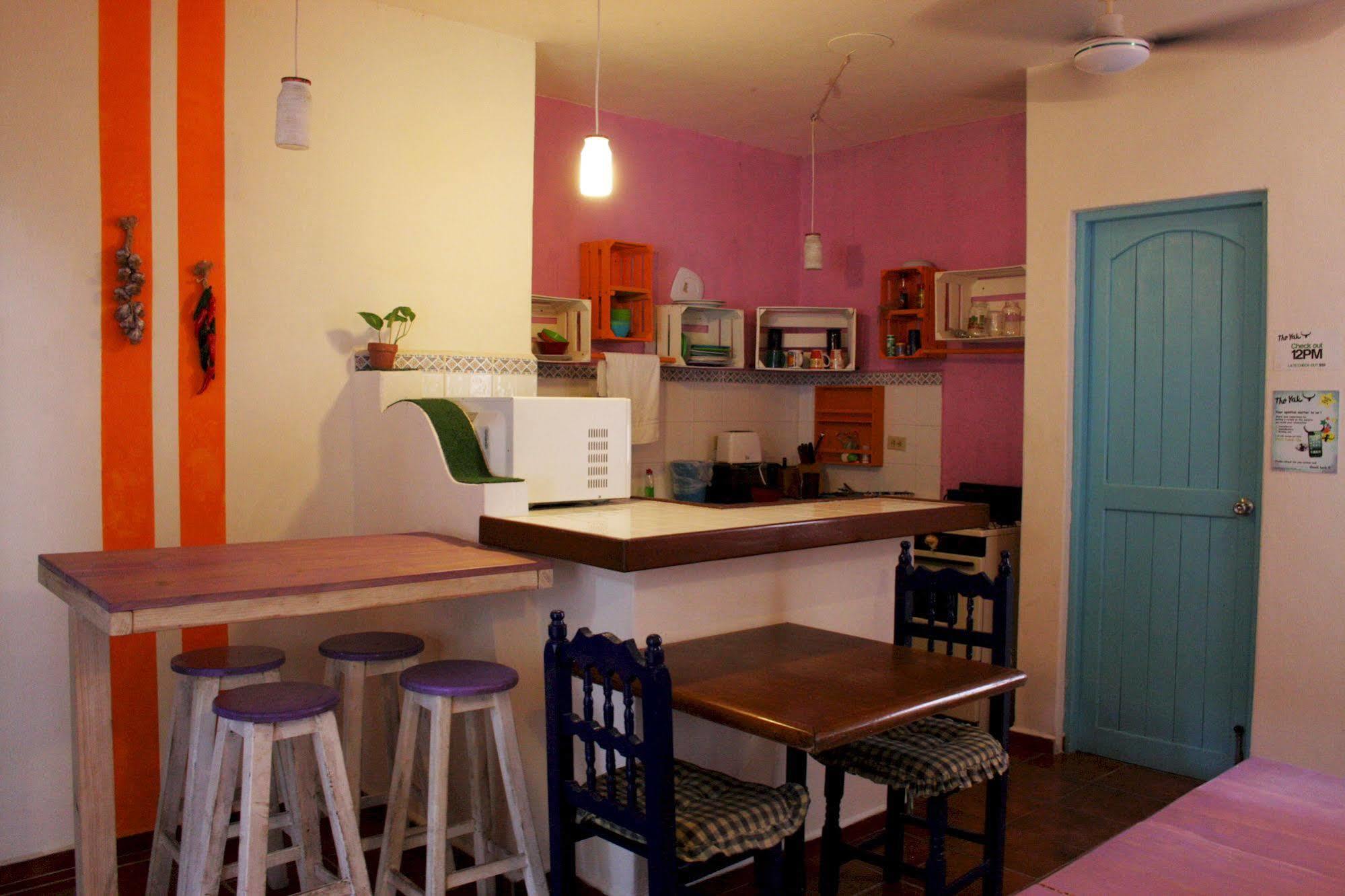 The Yak Hostel Playa del Carmen Extérieur photo