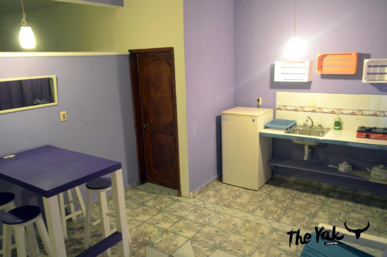 The Yak Hostel Playa del Carmen Extérieur photo