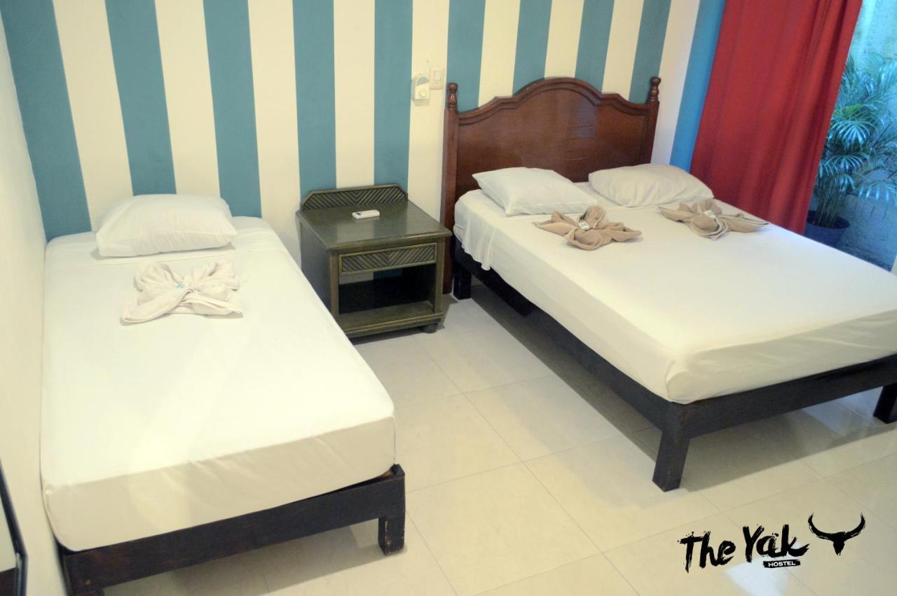 The Yak Hostel Playa del Carmen Extérieur photo
