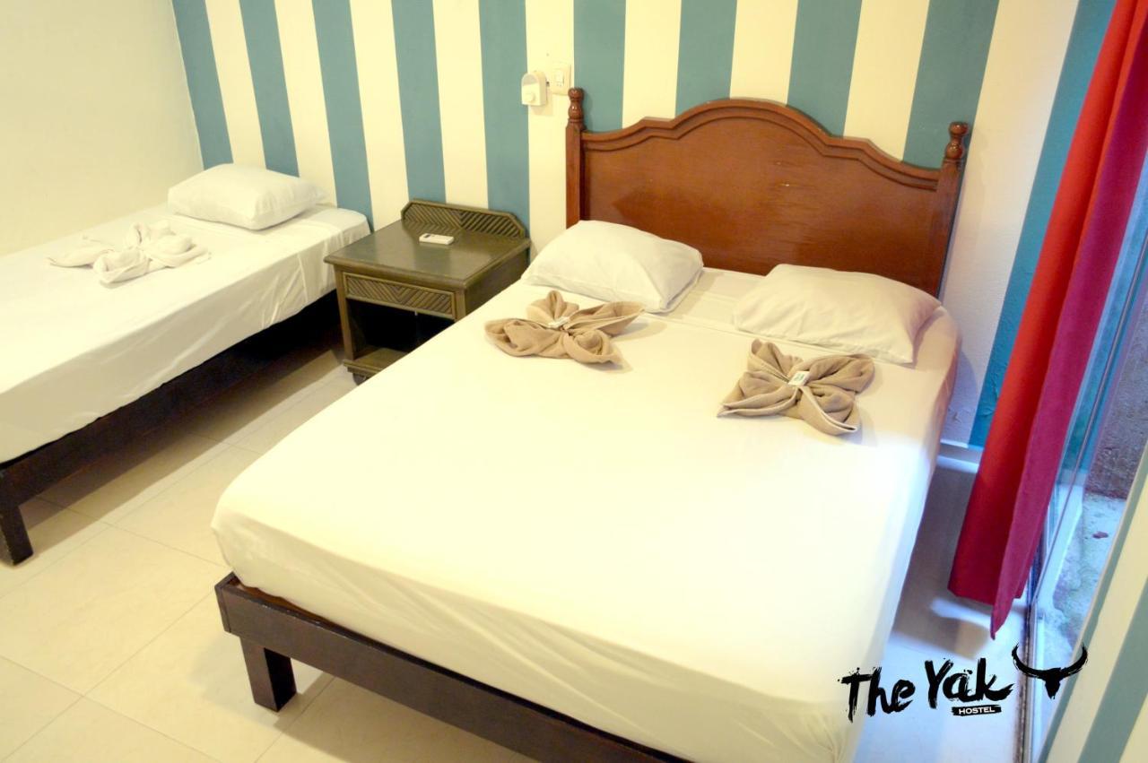 The Yak Hostel Playa del Carmen Extérieur photo